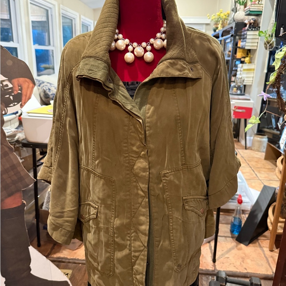 Anthropologie Olive quilted lightweight Cape Stand Collar - Women
